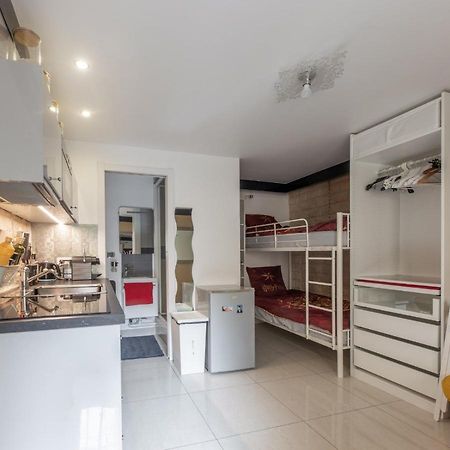 Studio A Paris Et Desinfection Rigoureux Du Logis Kültér fotó
